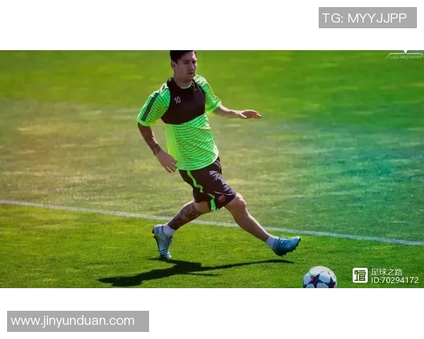 模仿足球明星跑姿视频挑战你的运动潜能与技巧提升之路